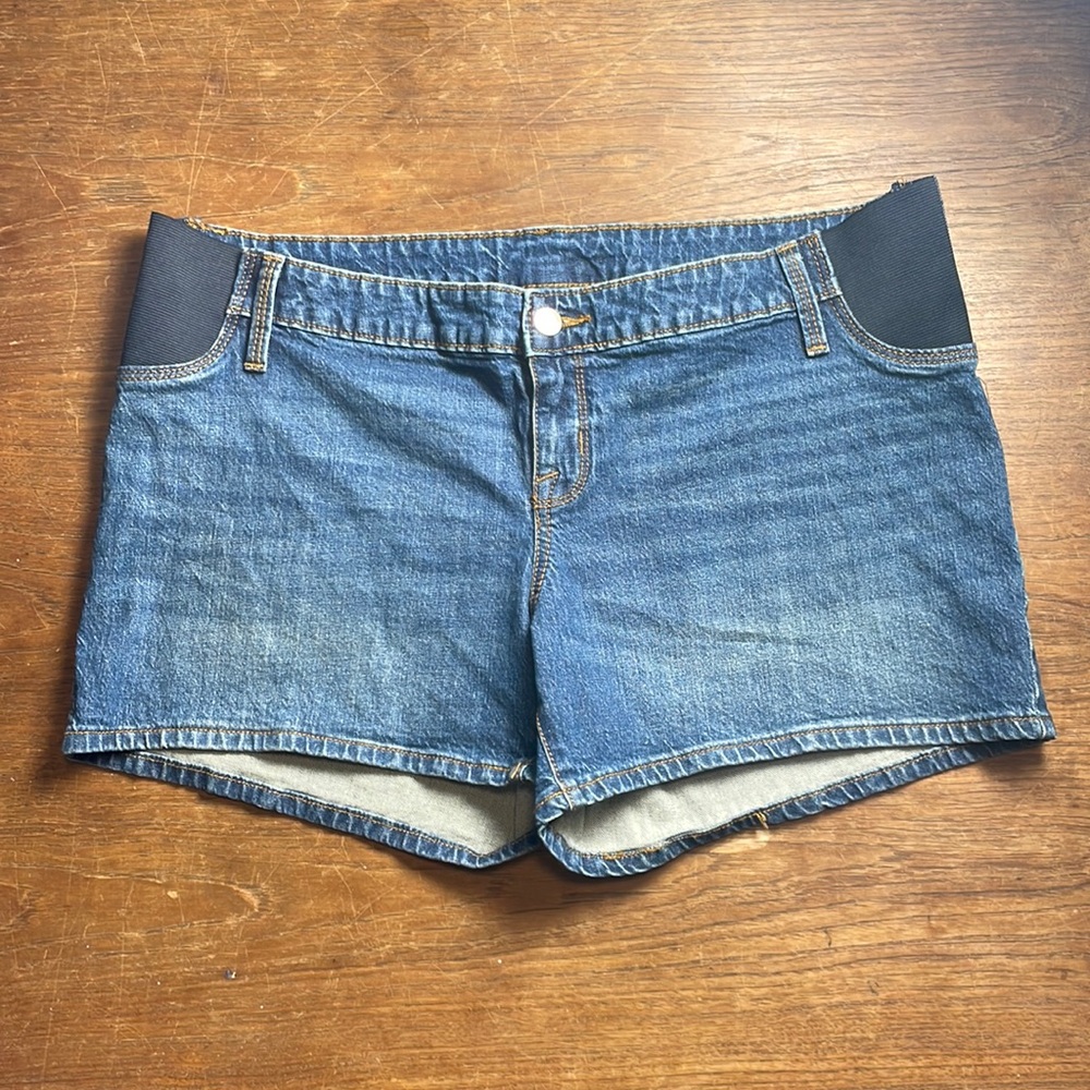 Isabel x Target Maternity Under Belly Shorts, Size 12